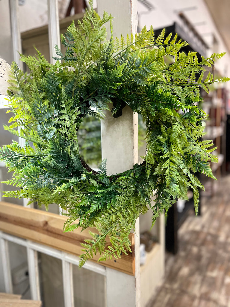 The Fiddle Fern 24" Wreath